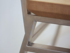Norito Chair　ノリト・チェアー　ステンレス　接合部　無垢材　ナラ